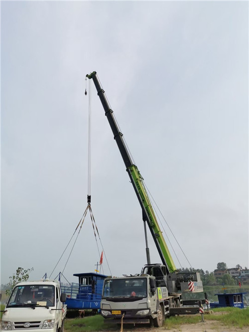 同德县桥梁建设吊装案例