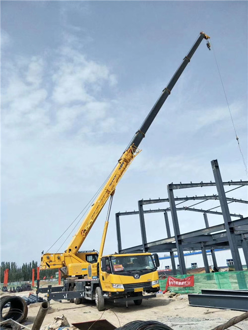 同德县超高层建筑钢结构吊装案例